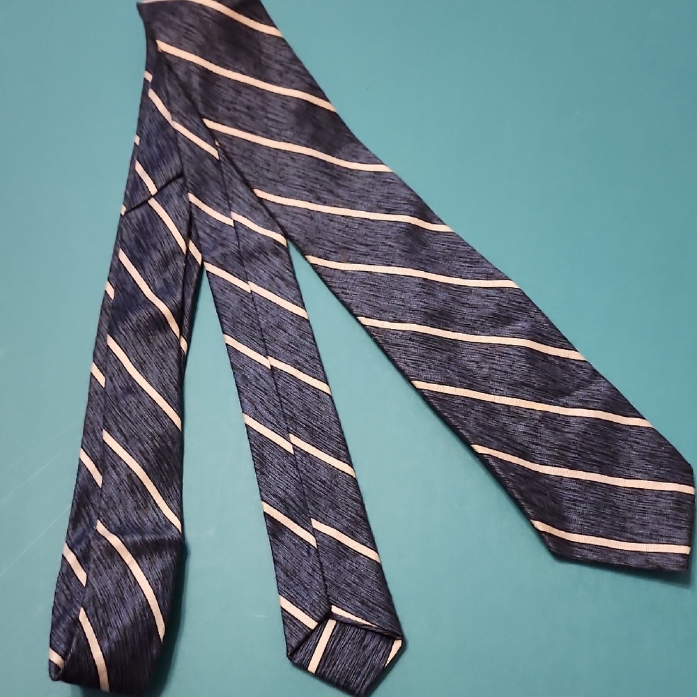 League Blue and White Striped Tie (Short)